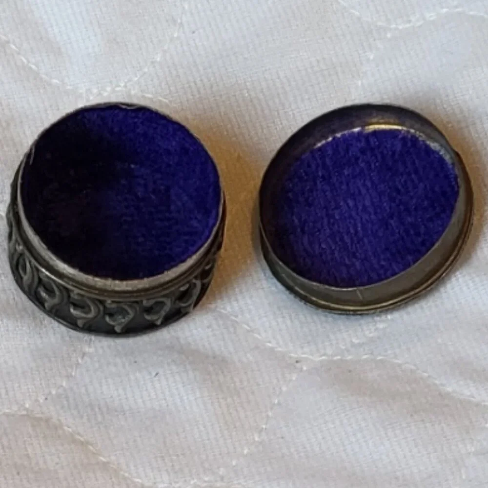 Vintage Red Dot Gold Toned Blue Velvet Lined Case Lidded Miniature Pill Case
